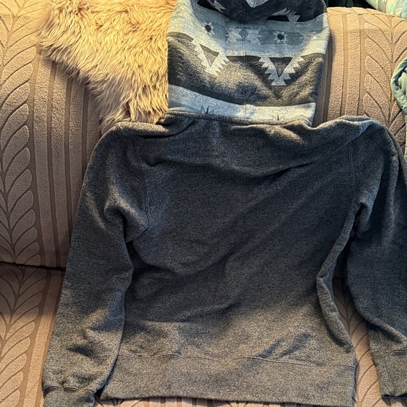 Pendleton Roots Aztec Charcoal Knit with Logo Patch - Picture 7 of 16